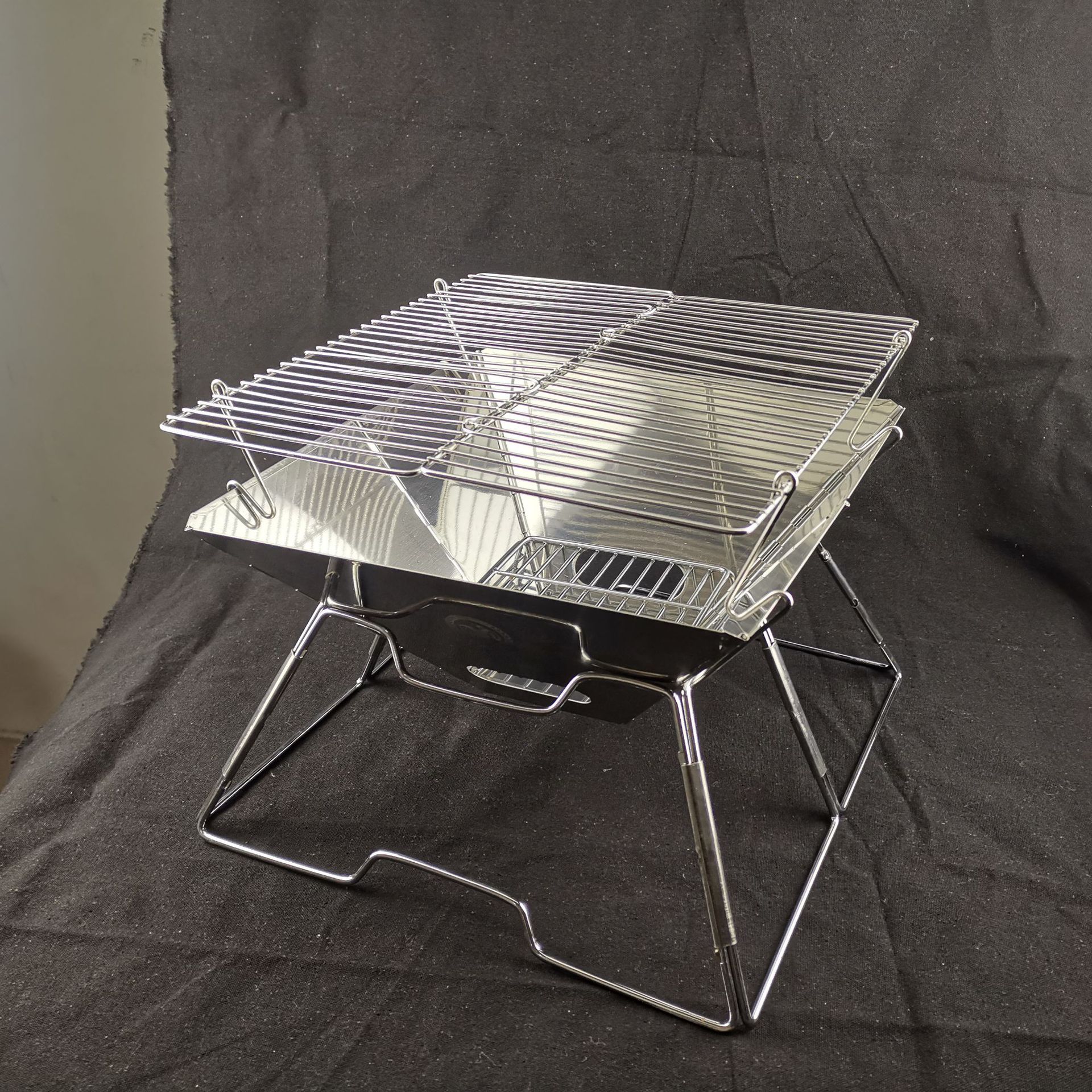 Liftable barbecue grill camping firewood stove H105