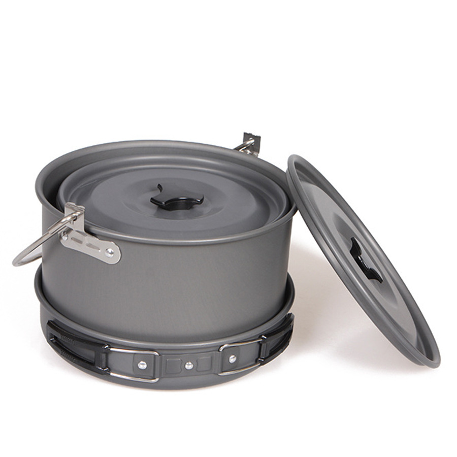 Tea pot with boiling water H087