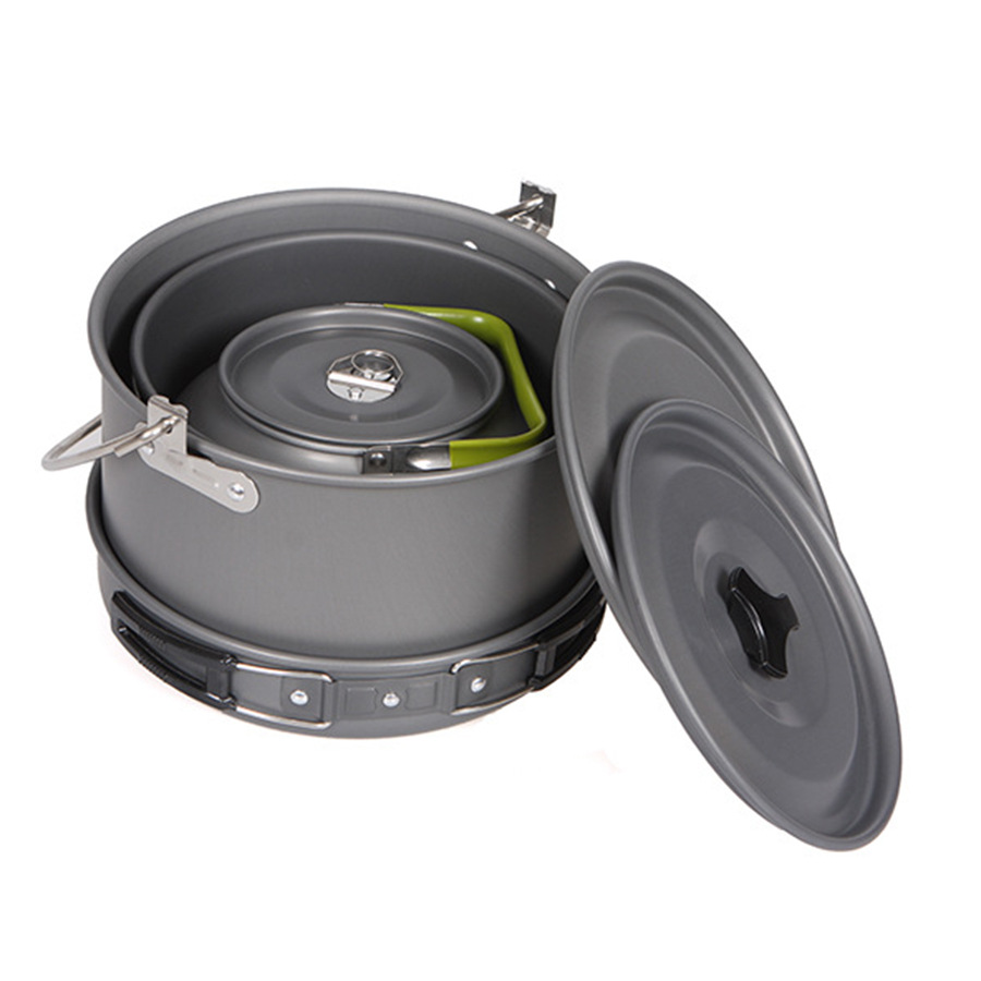 Tea pot with boiling water H087