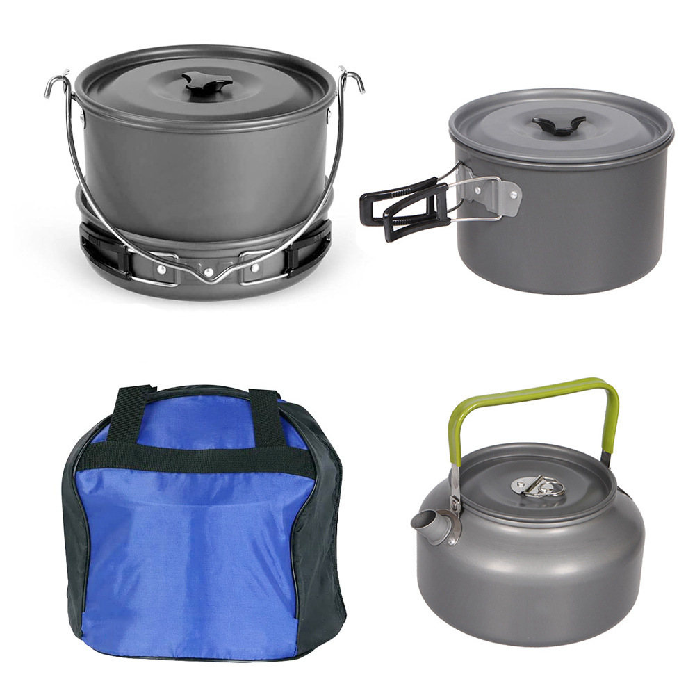 Tea pot with boiling water H087